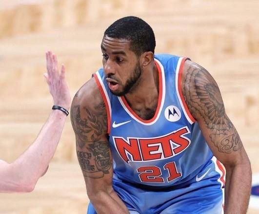 都可能左右 都可能左右