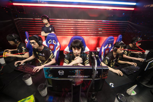 的上行空间 的上行空间